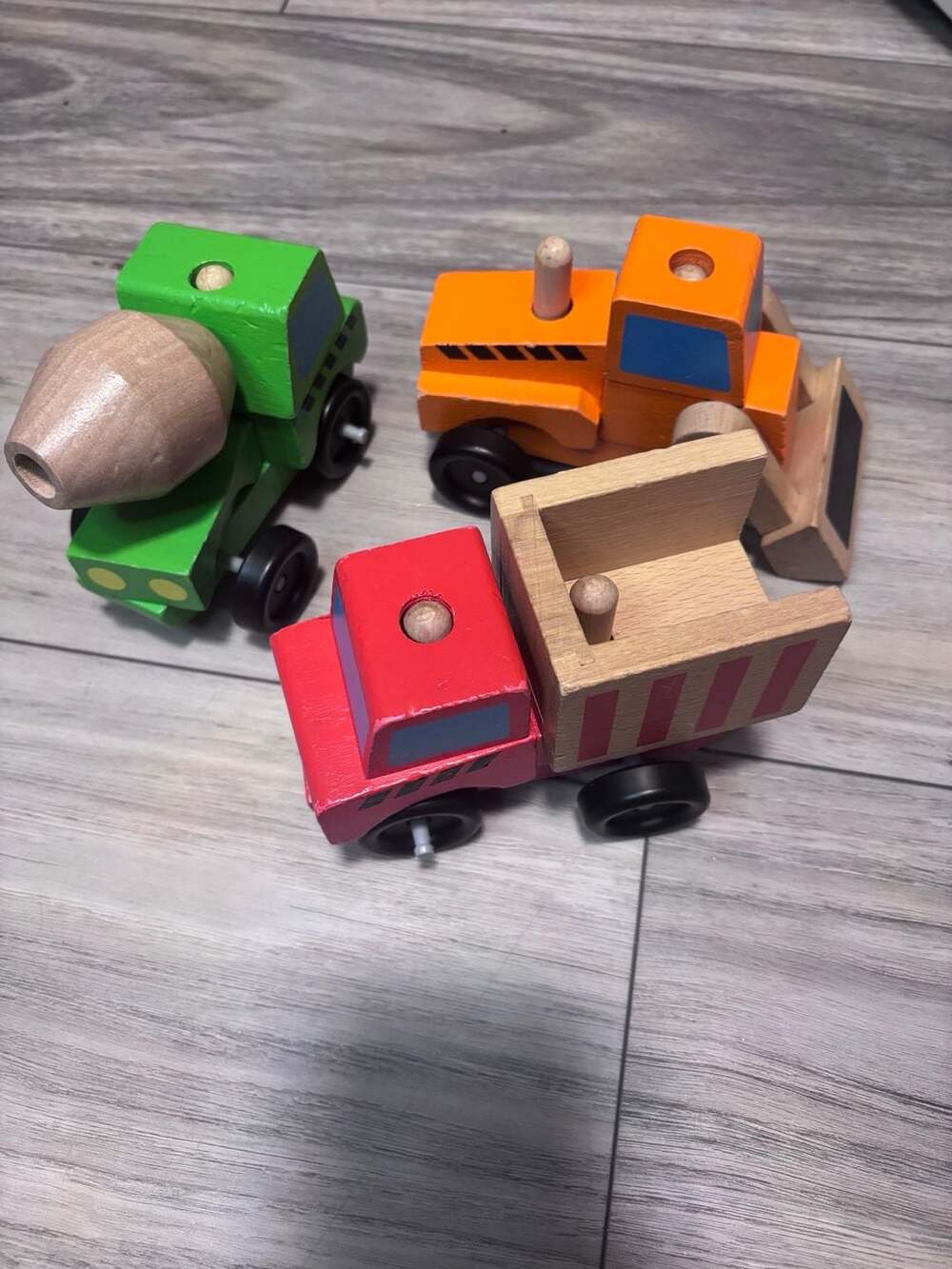 MELISSA & DOUG wooden Low Loader Set with vehicles